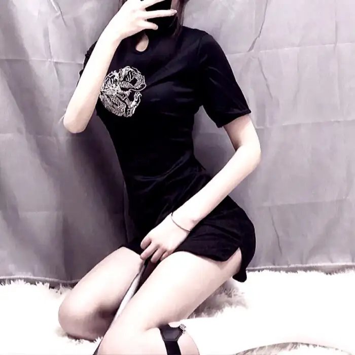 断头台上艳女魂海报